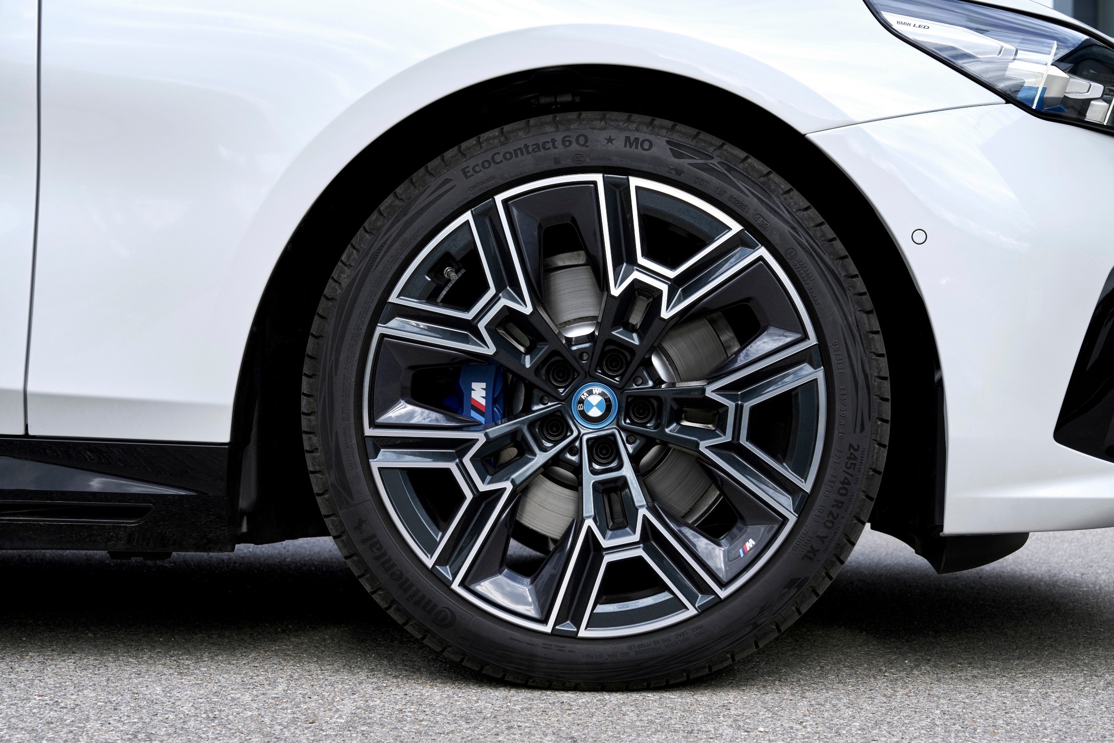 
								BMW 5-serie 2023 full									